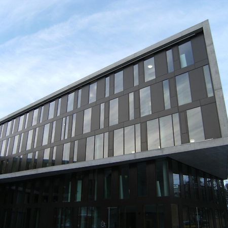 Jugendherberge Stuttgart Neckarpark Exterior photo